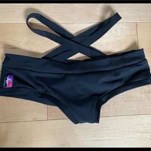 Bad Kitty Criss Cross Brazil shorts in black sz M